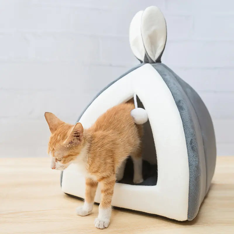 Universal Cat Bed for All Seasons, Enclosed Design
